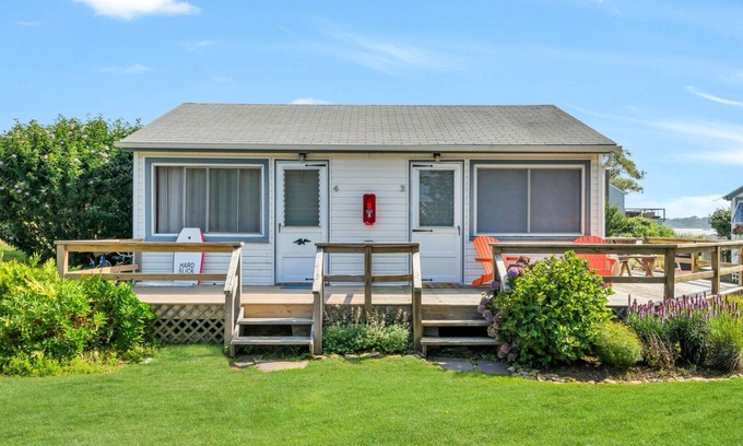 Montauk Apartamento | Lakefront Cottage in Montauk, Open-Concept Studio with Updated Kitchen and...