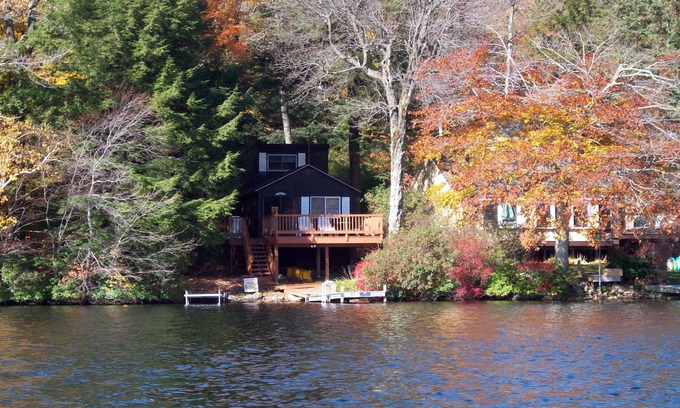Becket Cabaña | Lakefront Cottage en los Berkshires en el oeste de Massachusetts
