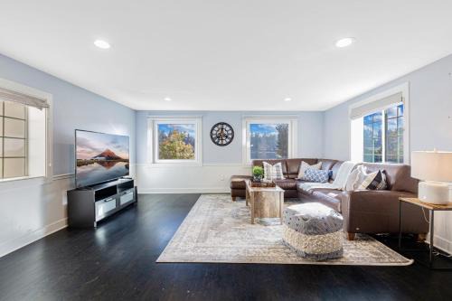 Federal Way Casa | Lakefront cottage with AC