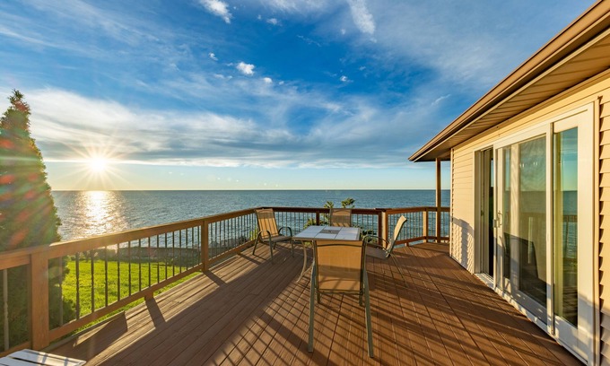 Willowick Cabaña | Lakefront cottage with amazing views
