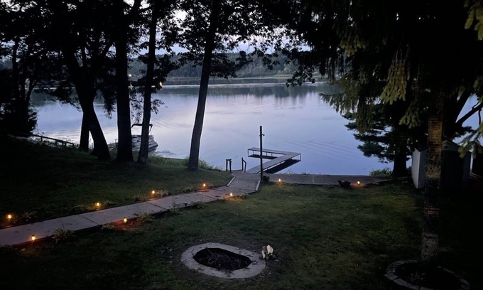 Town of Westfield Casa | Lakefront Cottage with Amazing Views and Privacy!