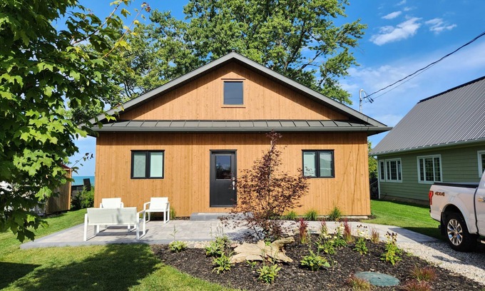 Dashwood Cabaña | Cottage frente al lago con playa privada, en la hermosa Grand Bend