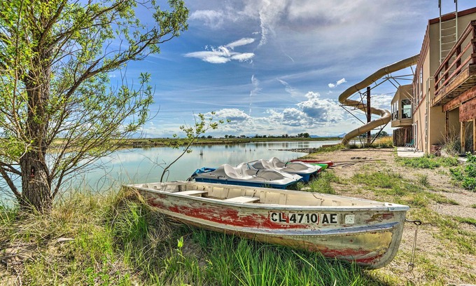 Wheatland Casa | Lakefront Country Home w/ Waterslide & Trampoline!