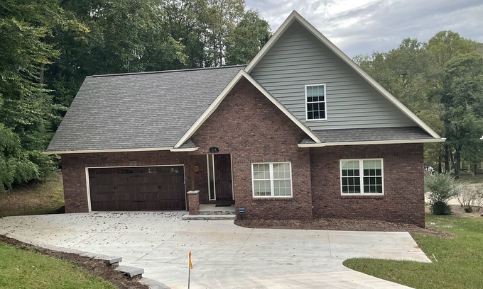 Barium Springs Casa | Lakefront Custom Home /w Private Dock on Cove. Finished Basement. 2 Kitchens