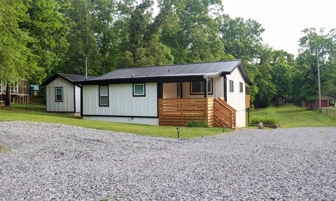 Spring City Casa | Lakefront Escape at Watts Bar Lake