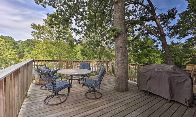 Tia Juana Cabaña | Lakefront Eucha Escape w/ Views & Boat Slip!