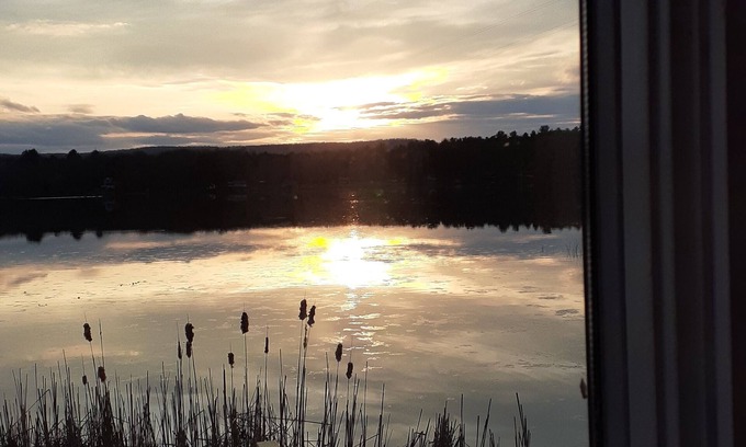 Sharon Casa | Lakefront Summer Spectacular in New England Just 2 Hours From NYC