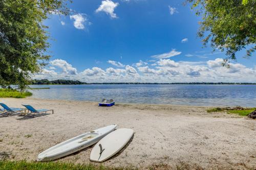 Florida South Atlantic Coast Casa | Lakefront Frostproof Vacation Rental with Beach!
