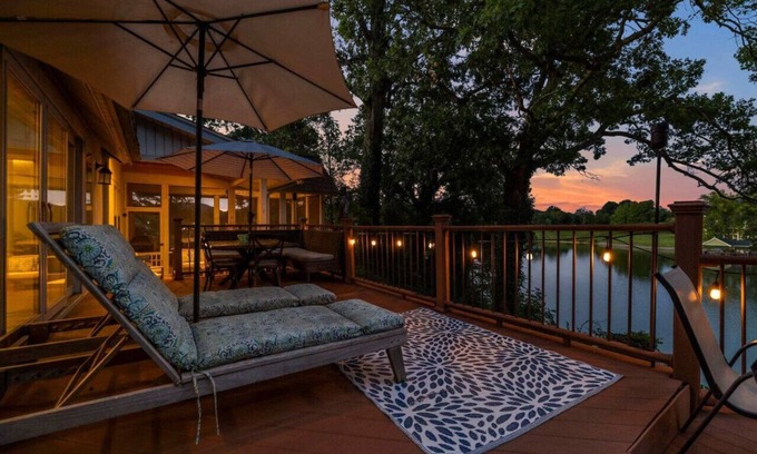 Piney Flats Casa | Relax in this 4BR, 3BA Boone Lake front cottage!