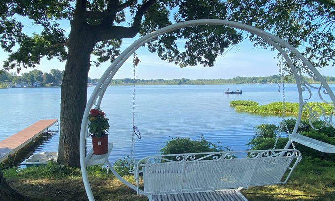 Marcellus Cabaña | Lakefront getaway on Fish Lake