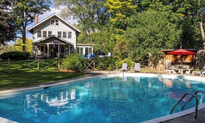 Fort Erie Casa | Lakefront Getaway w/ Private Nordic Spa + Hot tub
