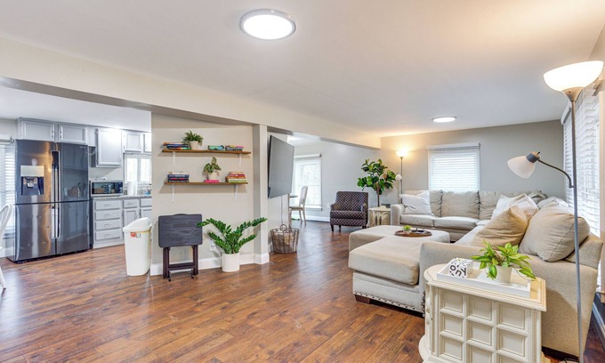 Bogart Casa | Lakefront Getaway w/ Porch in Athens Area!