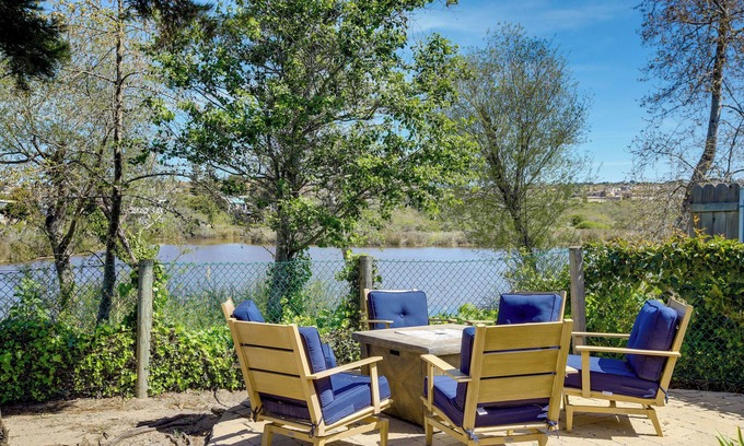 Pismo Beach Cabaña | Lakefront Grover Beach Home ~ Walk to Ocean!