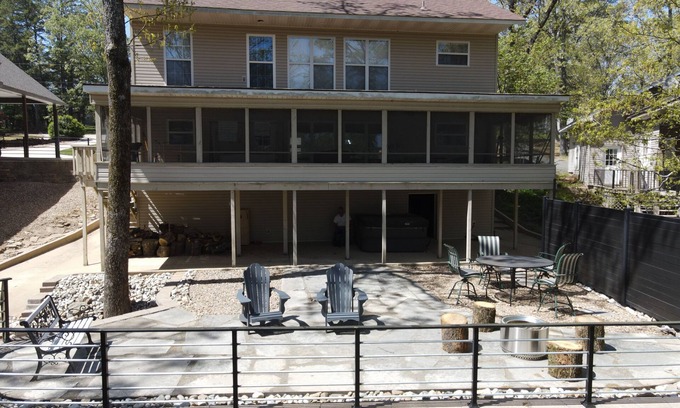 Higden Casa | Lakefront Hideaway on Greers Ferry Lake near Narrows bridge! Higden AR