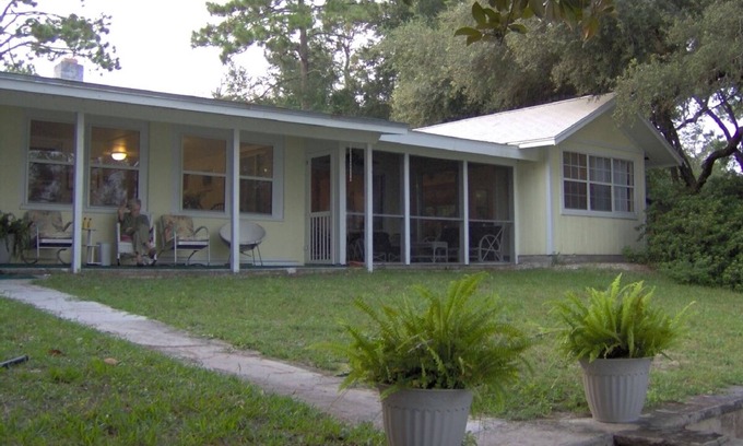 Pomona Park Casa | Casa frente al lago en 4 acres - Clear Lake Sandbottom