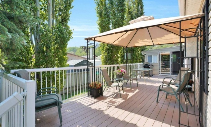 Rochon Sands Casa | Lakefront Home on the beach at Buffalo Lake