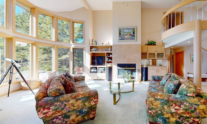 Charlevoix Casa | Lakefront home on Oyster Bay w/ private dock, beach, fire pit, & hammock
