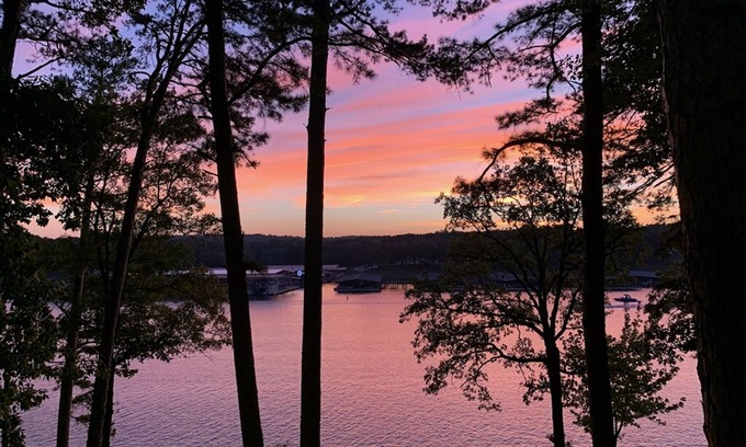 Greers Ferry Casa | Nuevo listado, casa frente al lago en Greers Ferry Lake!