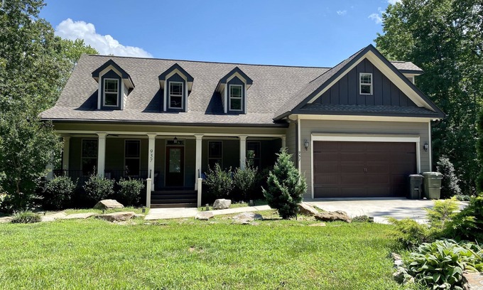 Spring City Casa | LAKEFRONT HOME ON WATTS BARR LAKE WITH BOAT DOCK