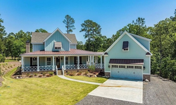 Lincolnton Casa | Lakefront home sleeps 16 only 35 miles to Masters