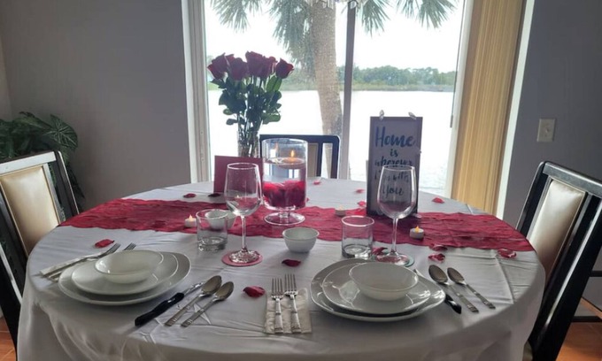 Eustis Casa | Lakefront Home