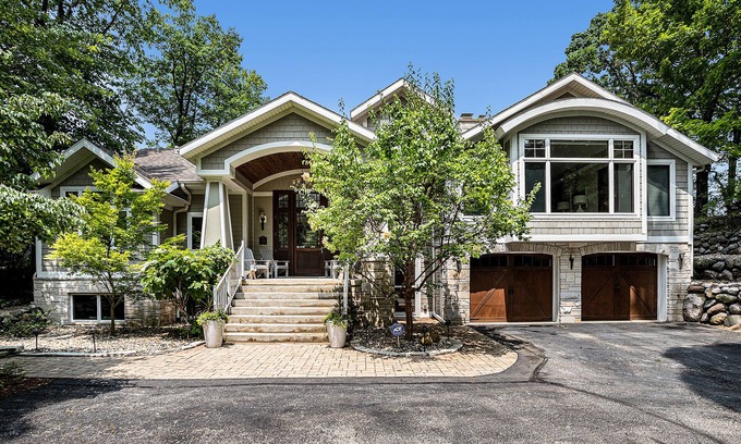 Harbert Casa | Lakefront Home w/High-Speed WiFi, Private Beach, Gas Grill, Washer/Dryer, & more