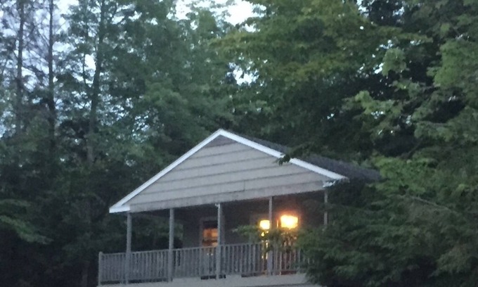 Barnstead Casa | Lakefront Home with All-Season Covered Deck & Game Room