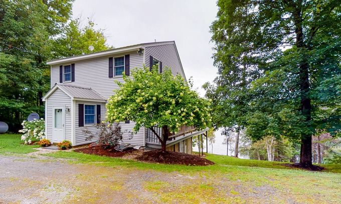 Barton Casa | Lakefront home with private dock, deck, grill, & great view