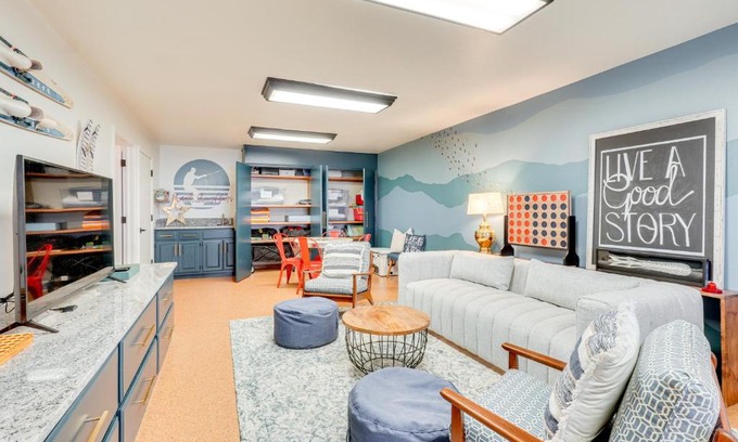 Grove Casa | Lakefront Home with Private Dock in Grove