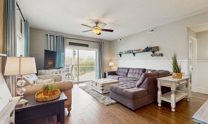 La Follette Casa | Lakefront home with decks, shared pool, clubhouse, golf close by, Wi-Fi