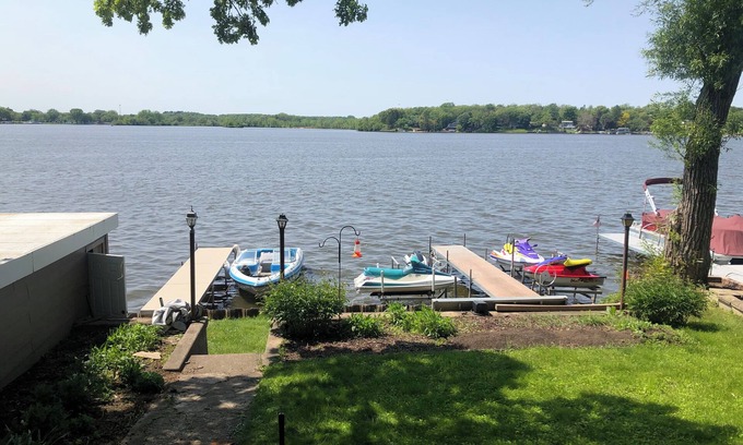 Wonder Lake Casa | Lakefront home Wonder Lake IL - Close to Lake Geneva and Twin Lakes Wi