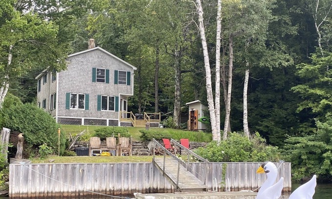 Vassalboro Casa | ¡Nuevo en el mercado de alquiler! Casa de verano frente al lago en el estanque Webber
