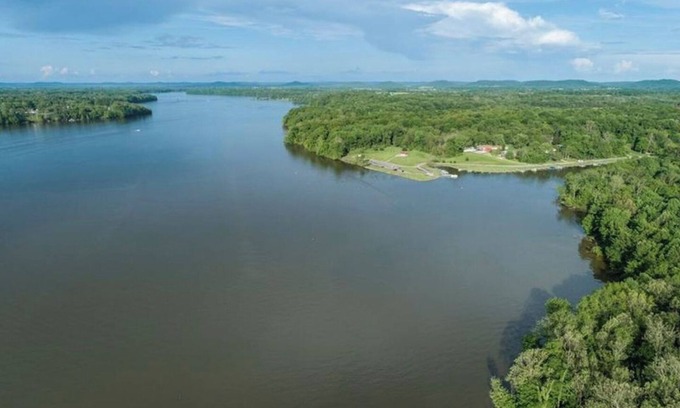 Hillsboro Casa | Lakefront House w Dock on large lake in Rocky Fork State Park
