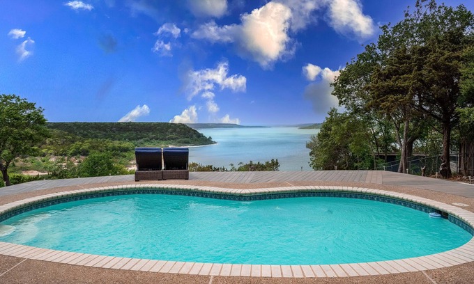 Belton Casa | Lakefront House w/ Pool & Private Beach