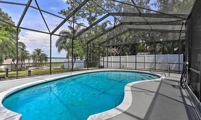 Haines City Casa | Lakefront House with Kayaks + Fishing Poles!