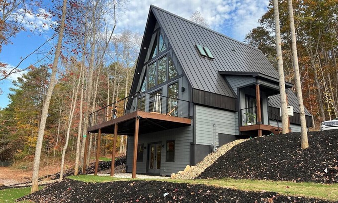 Seneca Casa | Lakefront Keowee Luxury Cottages 127
