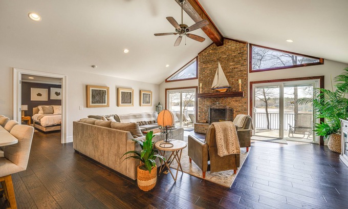 Buckhead Casa | Lakefront Lake Oconee Home: Boat Dock + Hot Tub