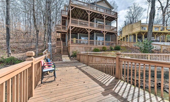 Southmont Casa | Lakefront Lexington House with Spacious Deck!