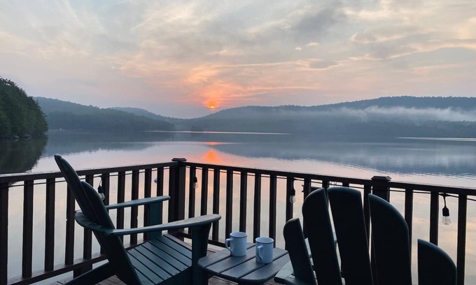 Town of Clifton Casa | Lakefront living with incredible lake and mountain views