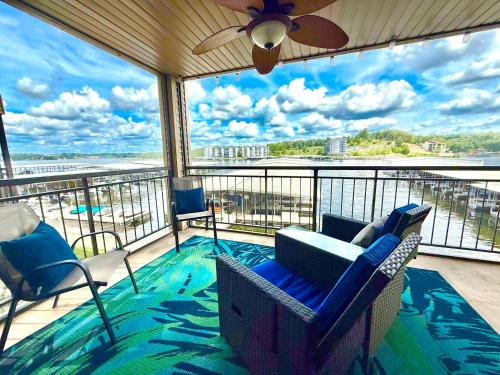 Lake Ozark Casa | Lakefront Luxury 2bd2ba Condo At The Falls-7pp