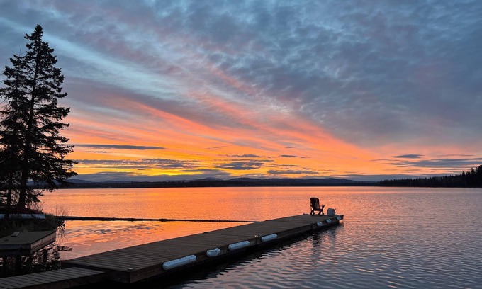Sheridan Lake Casa | Lakefront Luxury