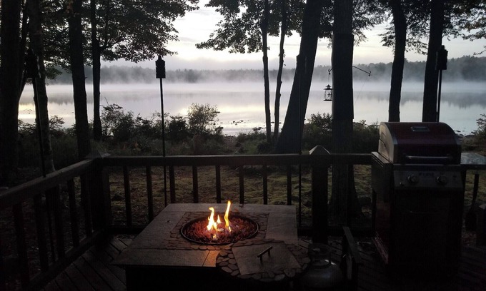 Pocono Pines Casa | Lakefront Luxury Private Community Rustic/ Modern Style Townhouse (Pinecrest)