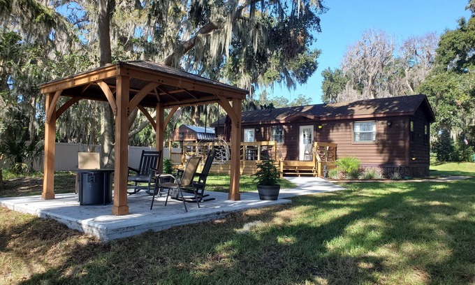 Leesburg Cabina | Lakefront Magic Wilderness Cabin
