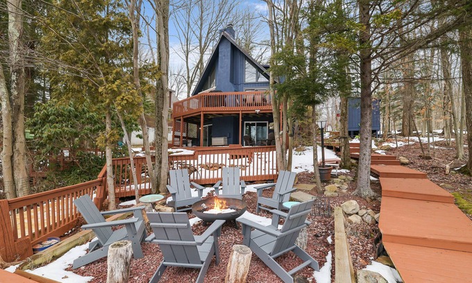 Hanover Apartamento | Lakefront Modern A frame cabin with private dock