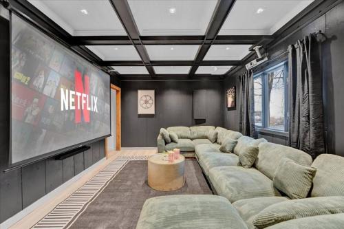 Gouldsboro Casa | Lakefront Movie Theater, Hot Tub, Arcade, Boats