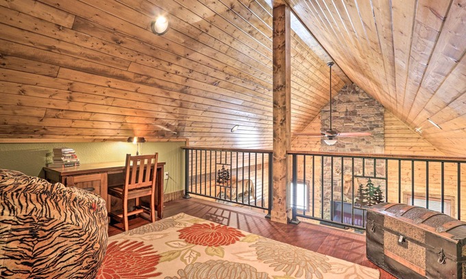 Tazewell Cabina | Lakefront Norris Lake Cabin w/ Decks & Dock!