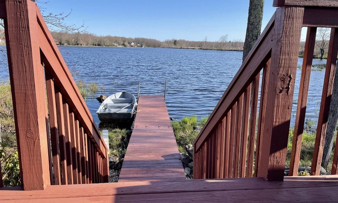 Pocono Summit Casa | Lakefront Oasis, Dog-Friendly with Boat and Sauna included
