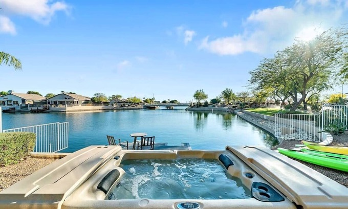 Arrowhead Lakes Casa | Lakefront Oasis, HotTub, Kayaks, Game Room