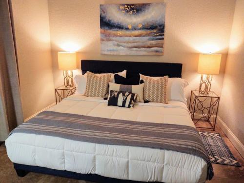 Mid America Apartamento | Lakefront Oasis