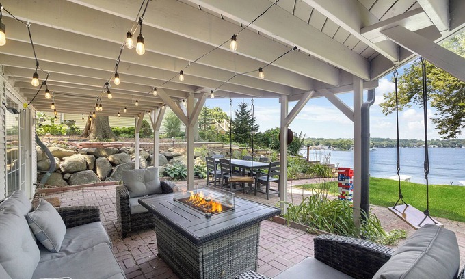 Fox Lake Casa | Lakefront Oasis w/ 2 fire pits, game room & kayaks